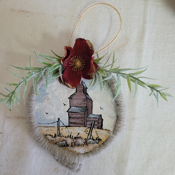 Christmas Ornament Hand Painted Macrame Upcycled Elevator - Picture 2 of 5